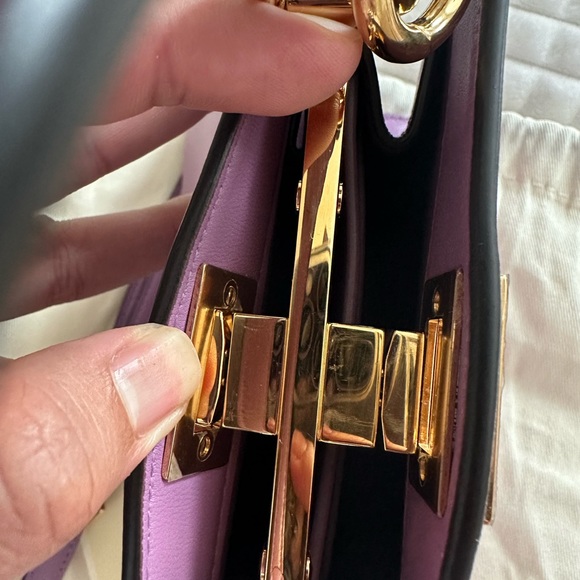 SOLD!! 100% Authentic FENDI PEEKABOO ISEEU petite - Picture 8 of 13